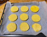Foto del passaggio 4 della ricetta Medaglioni di polenta ai funghi 🍄🇺🇦☮️🏳️‍🌈🙏🇹🇷🇸🇾