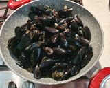 Foto del passaggio 1 della ricetta Trighetti in carbonara di mare