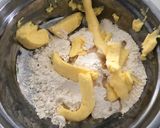 Foto langkah ke 1 dari resep Bolen pisang tanpa korsvet, enak dan renyah.