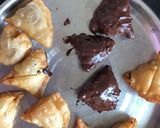 A picture of step 10 of Chocolate samosa.