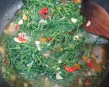 Foto langkah ke 3 dari resep Tumis Daun Pakis.