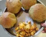 A picture of step 7 of Bathua Methi puri.