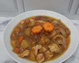 Foto langkah ke 6 dari resep Garlic Butter Rice with Chicken Curry.