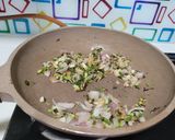 सूखे बैंगन आलू (sukhe baigun aloo recipe in hindi) रेसिपी चरण 2 फोटो