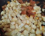 Foto langkah ke 3 dari resep Sambal Goreng Kentang Jantung Ayam.