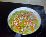 Foto del paso 4 de la receta: Tortilla de calabacín y surimi