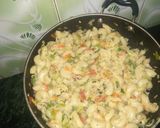 A picture of step 4 of White veg macroni.