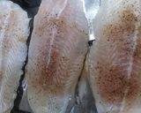 Foto del paso 3 de la receta: Lenguado en salsa de Marisco