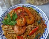 Foto langkah ke 10 dari resep Mie Goreng Seafood.