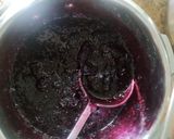 A picture of step 3 of Mulberry jam.
