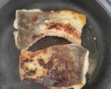 Foto del paso 2 de la receta: Bacalao skrei sobre parmentier de yakiniku con salsa de naranja y mantequilla