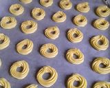 Dán vajas karika recept fázis 4 fotója