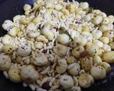 A picture of step 6 of Makhana Bhel.