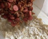 Sajtos-tejfölös-virslis rakott tészta recept fázis 4 fotója