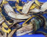Foto langkah ke 1 dari resep Banana peel katsu (kulit pisang katsu).