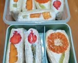 Foto langkah ke 3 dari resep Fruit Sando.