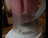 A picture of step 3 of Strawberry 🍓 Milk shake.