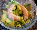 Foto del paso 4 de la receta: Cóctel de langostinos y aguacate