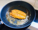 A picture of step 1 of Butter Fried Kippers in Tomato Gravy.