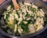 Une image de l'étape 6 de Gratin de céleri branche et courgettes à la crème et grana padano.
