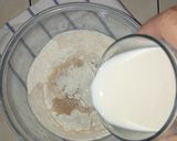 Foto langkah ke 2 dari resep Adonan Roti tanpa Ulen dengan Margarin.