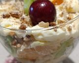 Krémes, gyümölcsös pohár desszert recept fázis 4 fotója