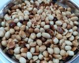 A picture of step 1 of Andhra Style Peanut Chutney.