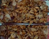 Foto langkah ke 4 dari resep Bawang goreng gurih dan tahan lama.