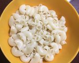A picture of step 1 of White Sauce Pasta.