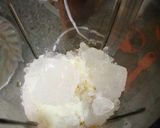 A picture of step 4 of Orange milkshake.