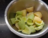 A picture of step 1 of Parval bataka nu bharelu shake.