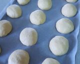 A picture of step 3 of Donut Kentang (Potato donuts).