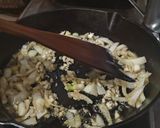 Foto langkah ke 4 dari resep Ayam Cincang Kecap Isian Bakpau.