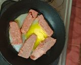 Foto langkah ke 2 dari resep Chicken Luncheon Sandwich.