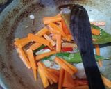 Foto langkah ke 3 dari resep Tumis Brokoli Wortel.