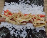 Foto langkah ke 5 dari resep Kimbap homemade.
