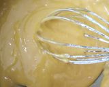 Foto langkah ke 3 dari resep Hokkaido Chiffon Cupcakes.