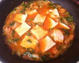 Foto langkah ke 5 dari resep Kimchi-jjigae (김치 찌개).