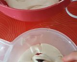 Foto langkah ke 2 dari resep Bolu Kukus Merah Putih.