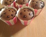 Foto langkah ke 10 dari resep 18.Muffin Triple Cokelat|| MOIST & NYOKLATT BANGETT!!!.