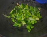 Foto langkah ke 3 dari resep Tumis Brokoli Bawang Putih.