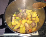 Foto del paso 3 de la receta: Costillas de cerdo con patatas y azafrán
