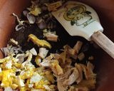 Foto langkah ke 2 dari resep Nasi Goreng Ayam Sambal Bawang.