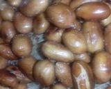 A picture of step 4 of Peanuts chikki.