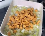 Foto langkah ke 2 dari resep Martabak Mini Sosis Telur.