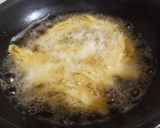 A picture of step 6 of Striped Samose (Samose with Potato and peanuts filling).