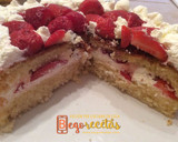 Foto del paso 6 de la receta: Tarta clásica de nata y fresas