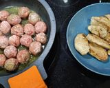 Foto del paso 5 de la receta: Solomillo de cerdo y albóndigas con salsa