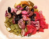 Foto del paso 9 de la receta: Ensalada de pimientos asados, con aceitunas en aceite