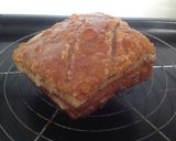 Foto del passaggio 2 della ricetta Pancia di maiale con pasticcio di patate e cipolla rossa